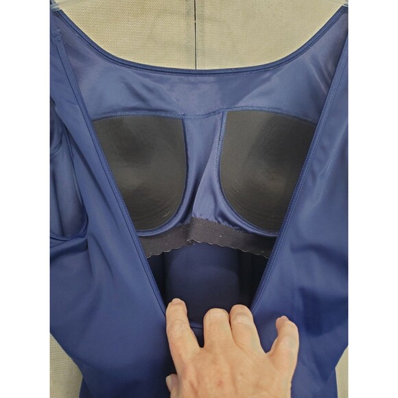 Lands’ End Women's Tugless Sporty One Piece Swimsuit Size 22W - Picture 3 of 4